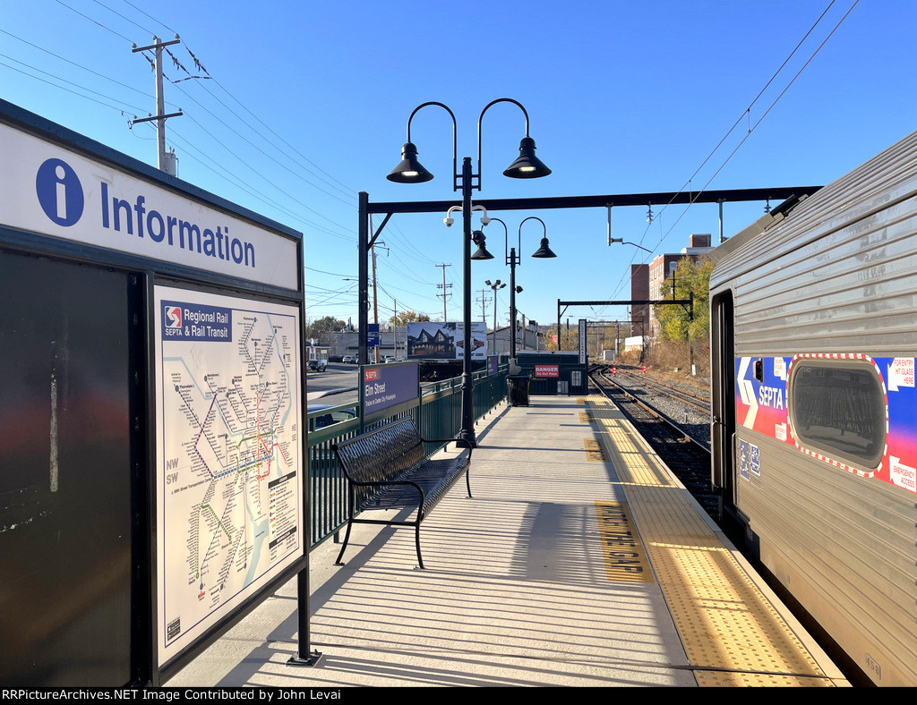 Looking south from the Elm St station 